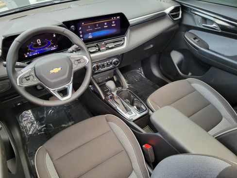 Used 2024 Chevrolet TrailBlazer LT w/ Convenience Package AWD/4WD image 32