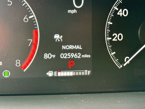 Used 2024 Honda Pilot Touring image 14