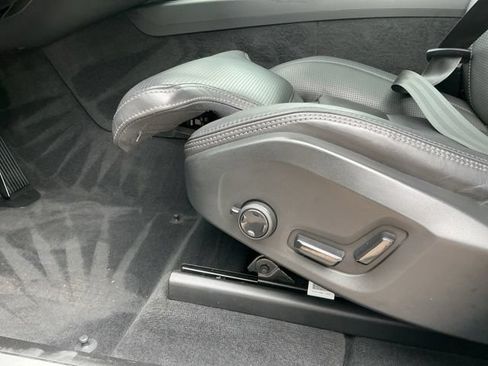 Certified 2025 Volvo XC60 T8 Ultra AWD/4WD image 27