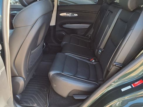 Used 2022 Genesis GV70 2.5T w/ Advanced Package image 19