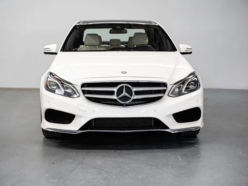 Used 2015 Mercedes-Benz E 400 Sedan image 5
