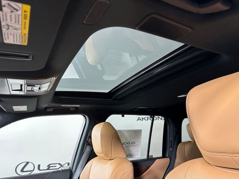 New 2026 Lexus LX 600 4WD w/ Luxury Package image 4