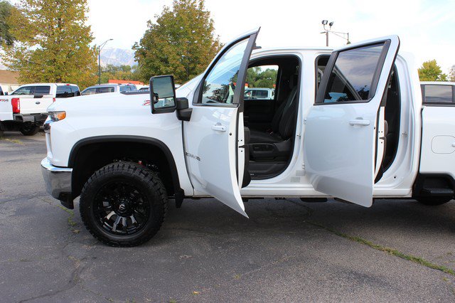 Used 2023 Chevrolet Silverado 2500 LT AWD/4WD image 10
