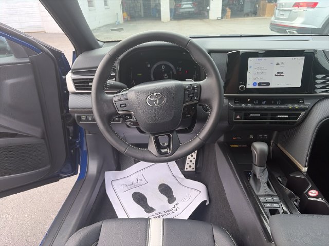 Used 2026 Toyota Camry SE FWD image 13