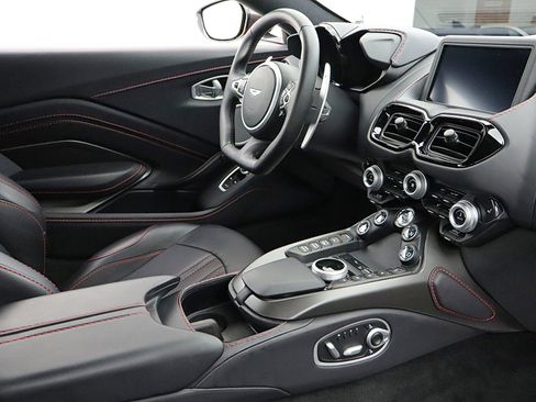 Used 2023 Aston Martin V8 Vantage Coupe RWD image 36