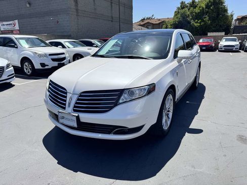 Used 2017 Lincoln MKT AWD w/ Technology Package image 12
