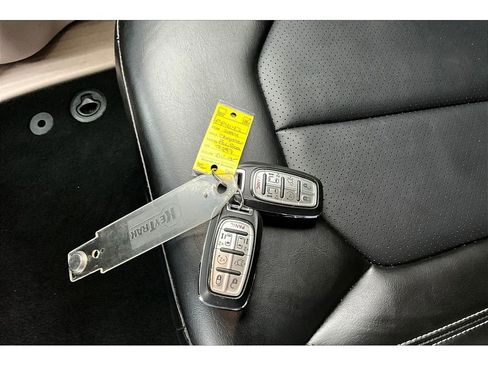 Certified 2024 Chrysler Pacifica Touring-L FWD image 13