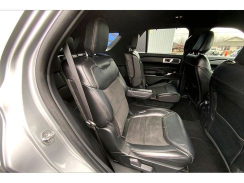Used 2022 Ford Explorer ST image 28