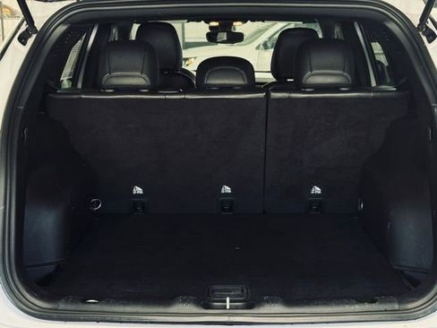 Used 2023 Jeep Compass Latitude image 10