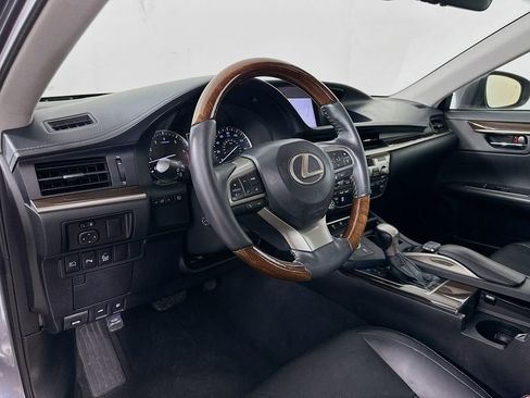 Used 2017 Lexus ES 350 w/ Luxury Package FWD image 9