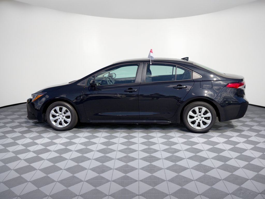 Certified 2022 Toyota Corolla LE FWD image 2