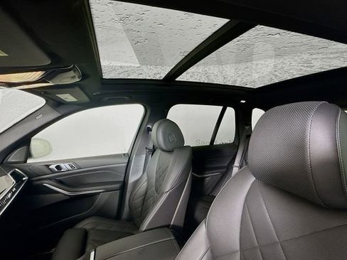 Used 2024 BMW X5 xDrive40i w/ M Sport Package image 22