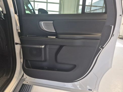 Used 2025 Ford Expedition Max Platinum AWD/4WD image 23