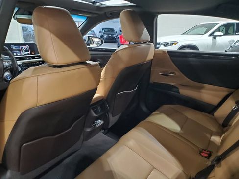 Used 2021 Lexus ES 300h w/ Premium Package FWD image 25
