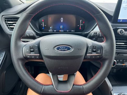 Used 2025 Ford Escape ST-Line FWD image 11