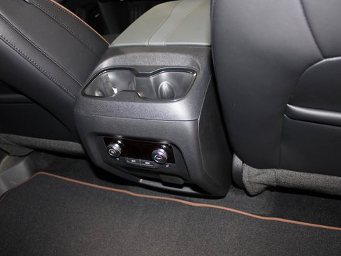 New 2026 GMC Acadia AT4 w/ Luxury Package AWD/4WD image 23