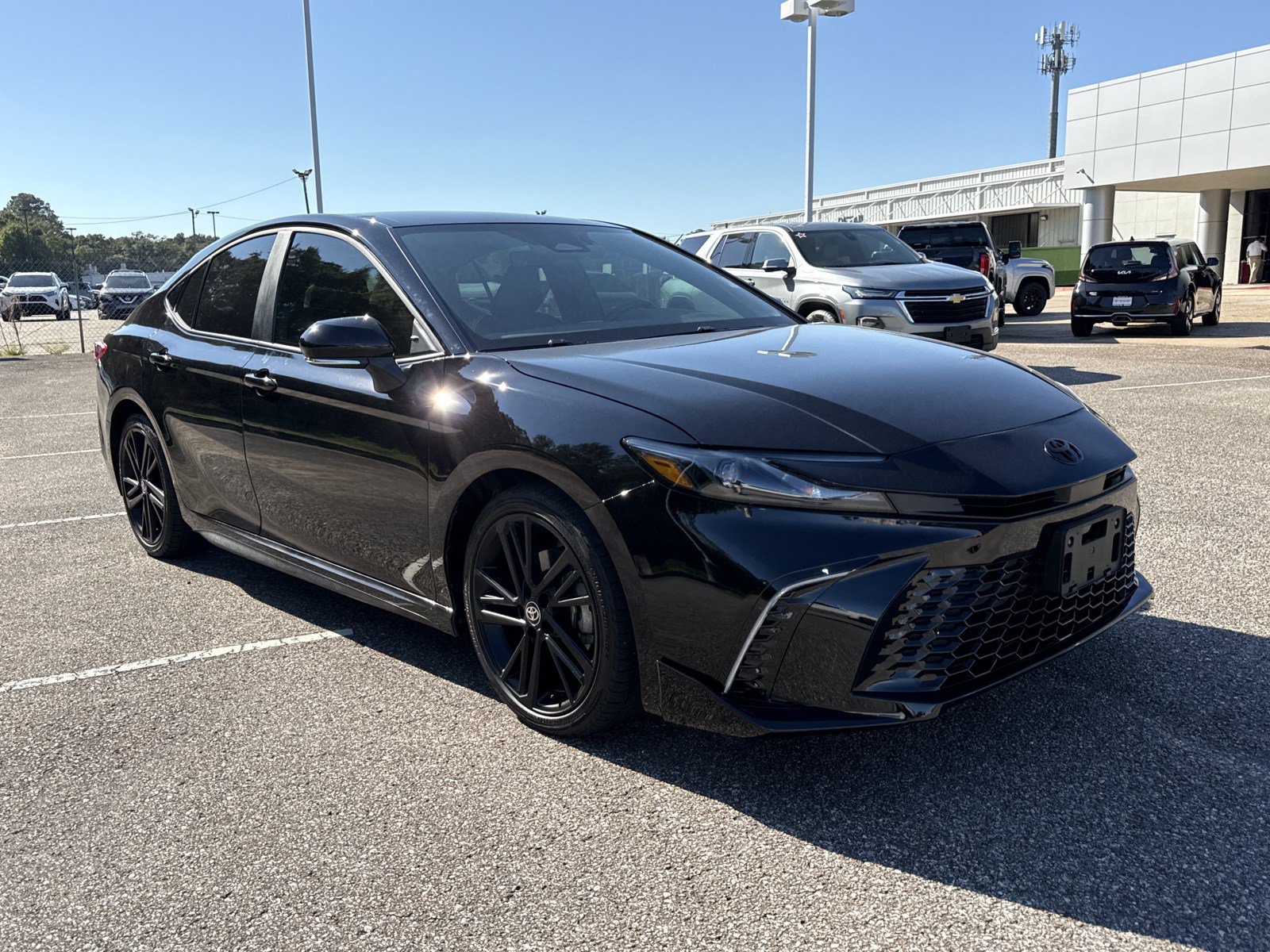 Used 2026 Toyota Camry Hybrid w/ Convenience Package FWD image 1