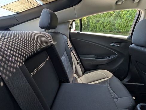 Used 2017 Chevrolet Volt LT w/ Comfort Package FWD image 29