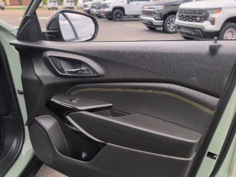 Used 2024 Chevrolet Trax ACTIV FWD image 41