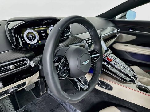 Used 2026 Aston Martin V8 Vantage S RWD image 3