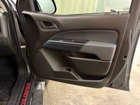 Used 2015 Chevrolet Colorado Z71 AWD/4WD image 20