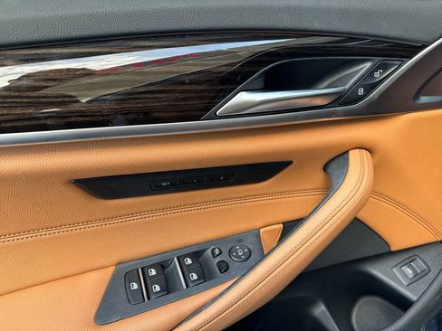 Used 2023 BMW 530i w/ Convenience Package image 10