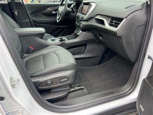 Certified 2023 GMC Terrain SLT w/ Infotainment Package II image 13