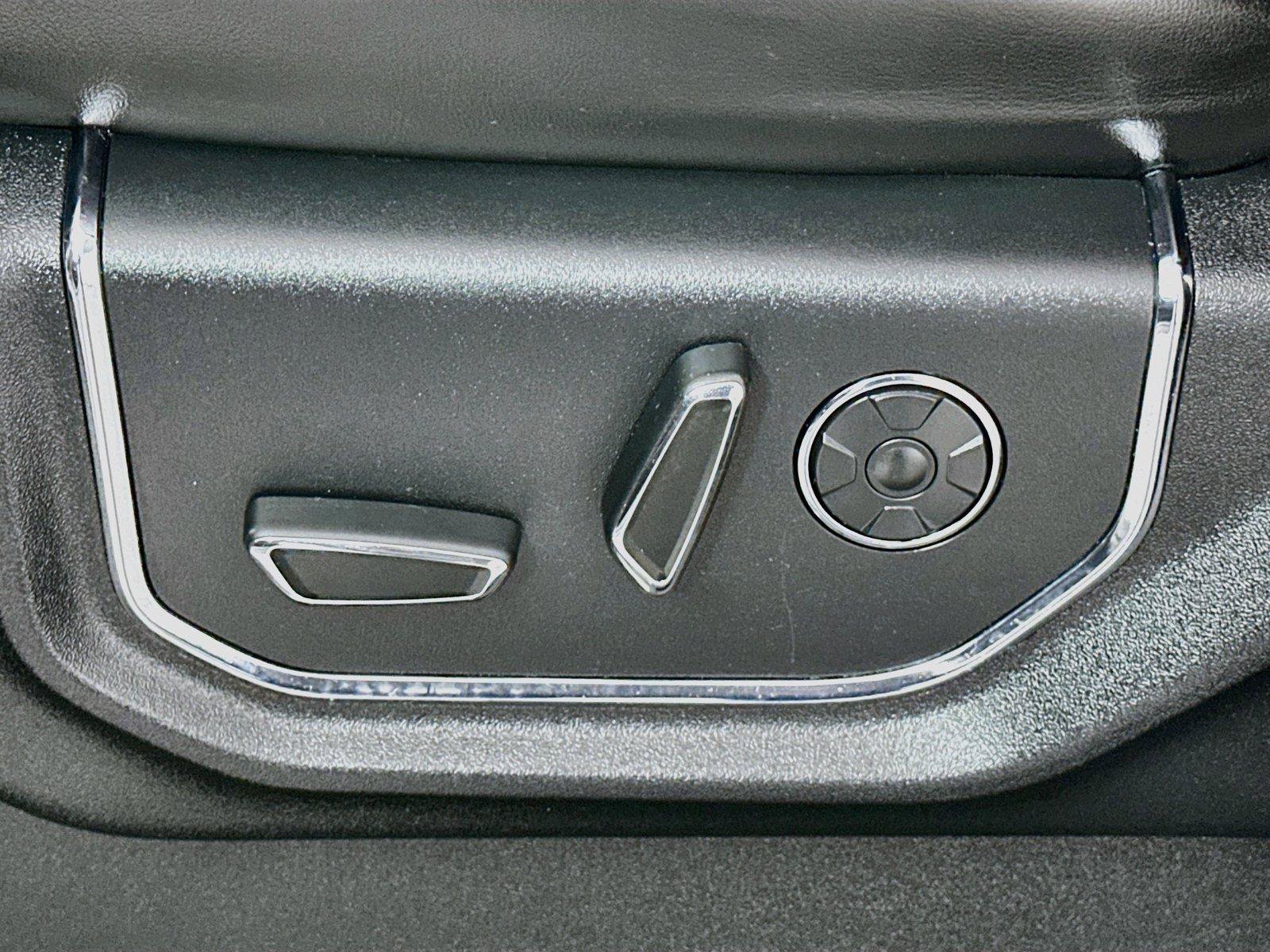 Used 2018 Ford F150 Platinum w/ Equipment Group 701A Luxury AWD/4WD image 23