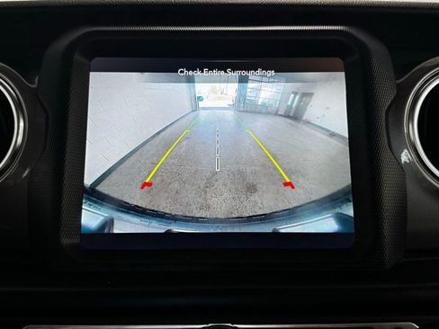 Certified 2022 Jeep Wrangler Unlimited Sahara w/ Dual Top Group image 23