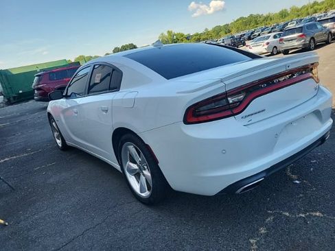 Used 2017 Dodge Charger R/T w/ Premium Group RWD image 2