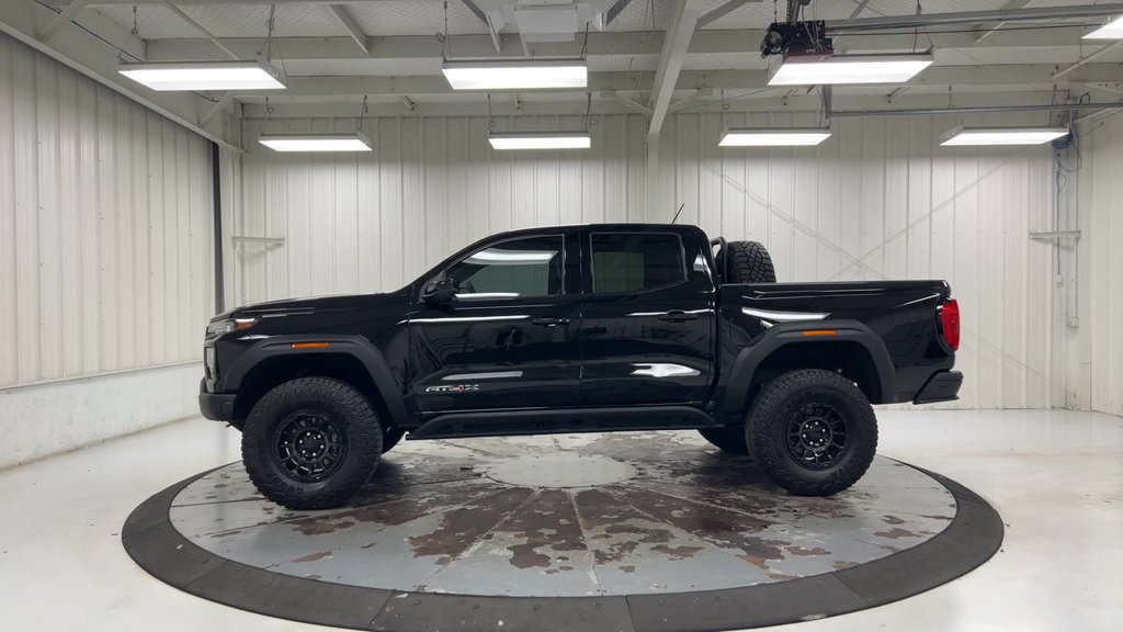 Used 2024 GMC Canyon AT4X w/ AT4X AEV Edition AWD/4WD image 5