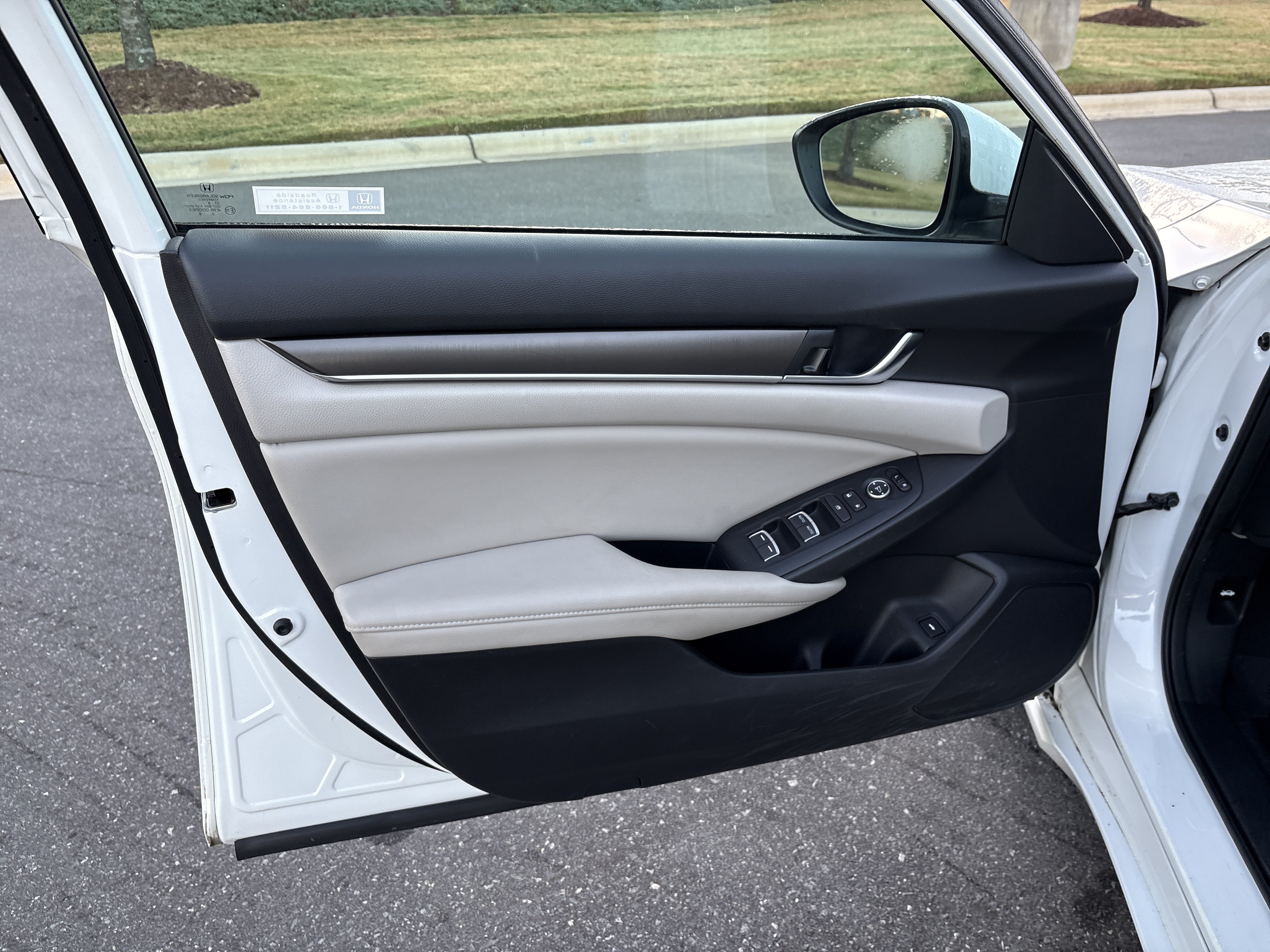 Used 2018 Honda Accord LX image 15