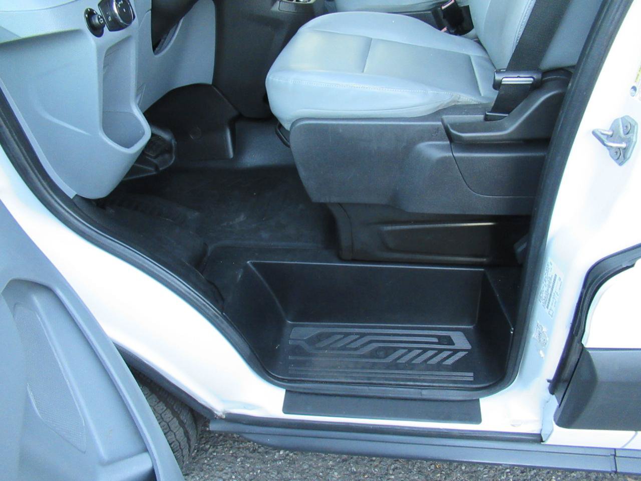 Used 2018 Ford Transit 250 130 Low Roof RWD image 12