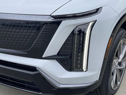New 2026 Cadillac Vistiq Luxury AWD/4WD image 9