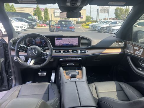 Used 2024 Mercedes-Benz GLS 450 4MATIC w/ AMG Line Exterior image 30