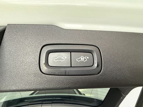 Used 2020 Volvo V60 T5 Momentum FWD image 17