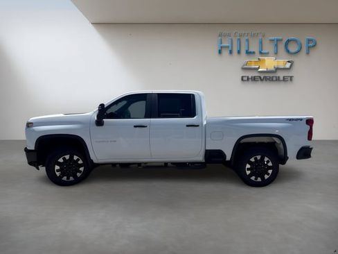 Used 2020 Chevrolet Silverado 2500 Custom w/ Custom Value Package AWD/4WD image 12