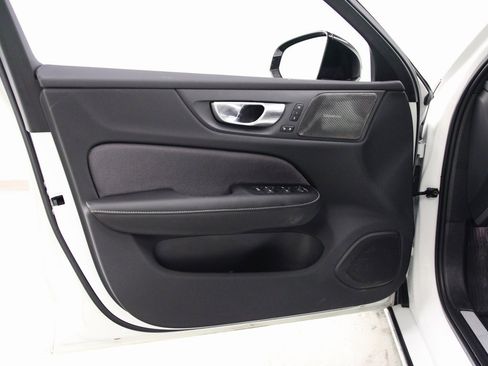 Used 2024 Volvo S60 B5 Plus w/ Climate Package image 18