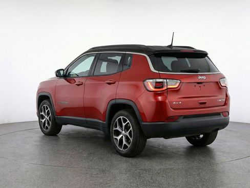 Used 2025 Jeep Compass Limited image 6