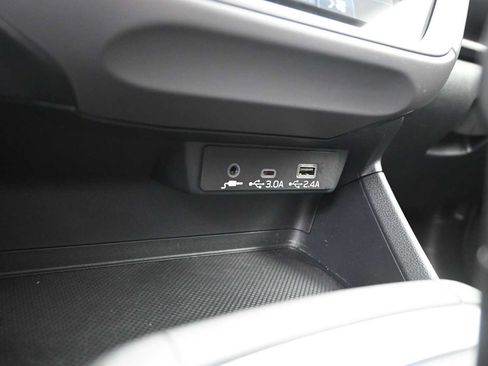 Used 2024 Subaru Crosstrek 2.0i Premium AWD/4WD image 18