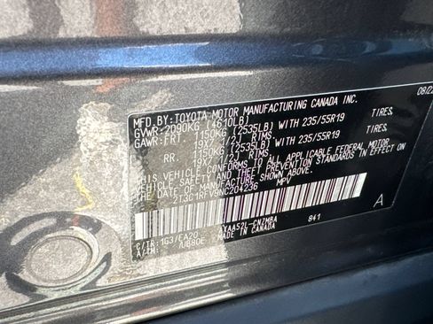 Used 2022 Toyota RAV4 XLE Premium FWD image 31