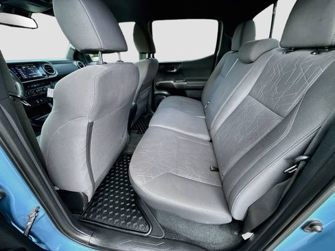 Used 2019 Toyota Tacoma SR5 AWD/4WD image 28