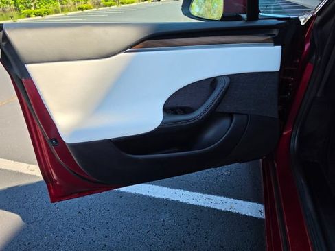 Used 2024 Tesla Model S AWD/4WD image 21