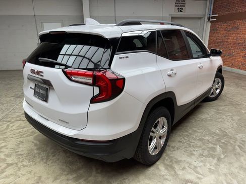 Used 2023 GMC Terrain SLE w/ Driver Convenience Package AWD/4WD image 5