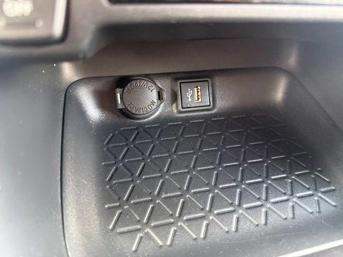 Used 2024 Toyota RAV4 LE AWD/4WD image 25