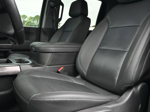 Used 2023 Chevrolet Silverado 2500 LTZ w/ LTZ Plus Package image 17