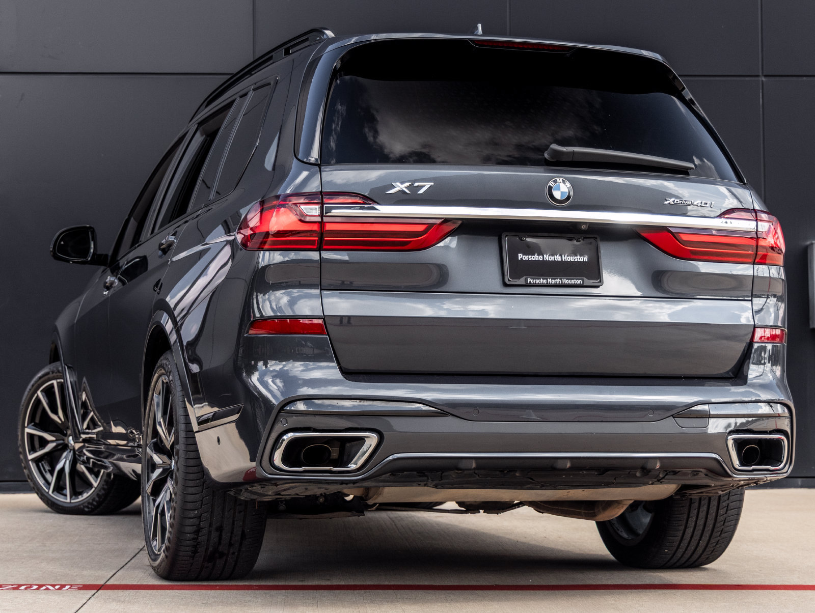 Used 2020 BMW X7 xDrive40i w/ M Sport Package AWD/4WD image 6