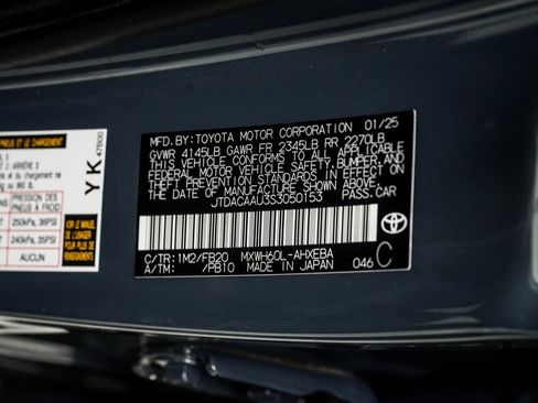 Used 2025 Toyota Prius LE image 36