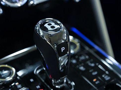 Used 2024 Bentley Flying Spur V8 AWD/4WD image 54