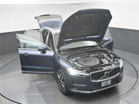 Used 2022 Volvo XC60 B5 Inscription w/ Climate Package image 50